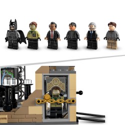 LEGO Batcaverna  faccia a faccia con The Riddler